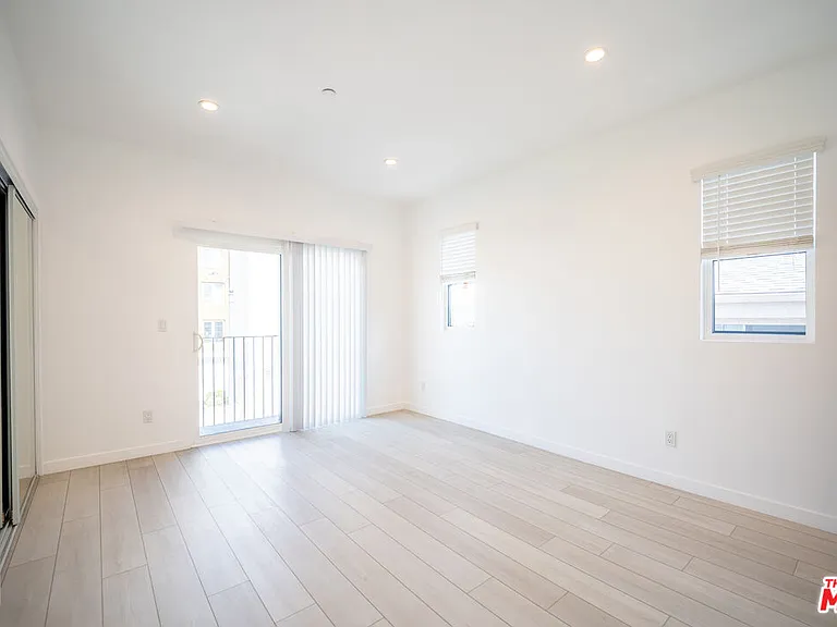 246 N Dillon St #1/2 — Photo 21