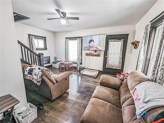 5th image of 715 W North St