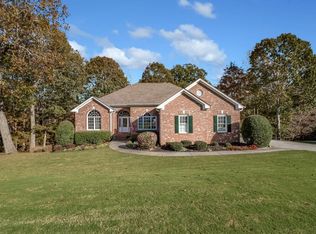 215 Amberbrook Cir, Grayson, GA