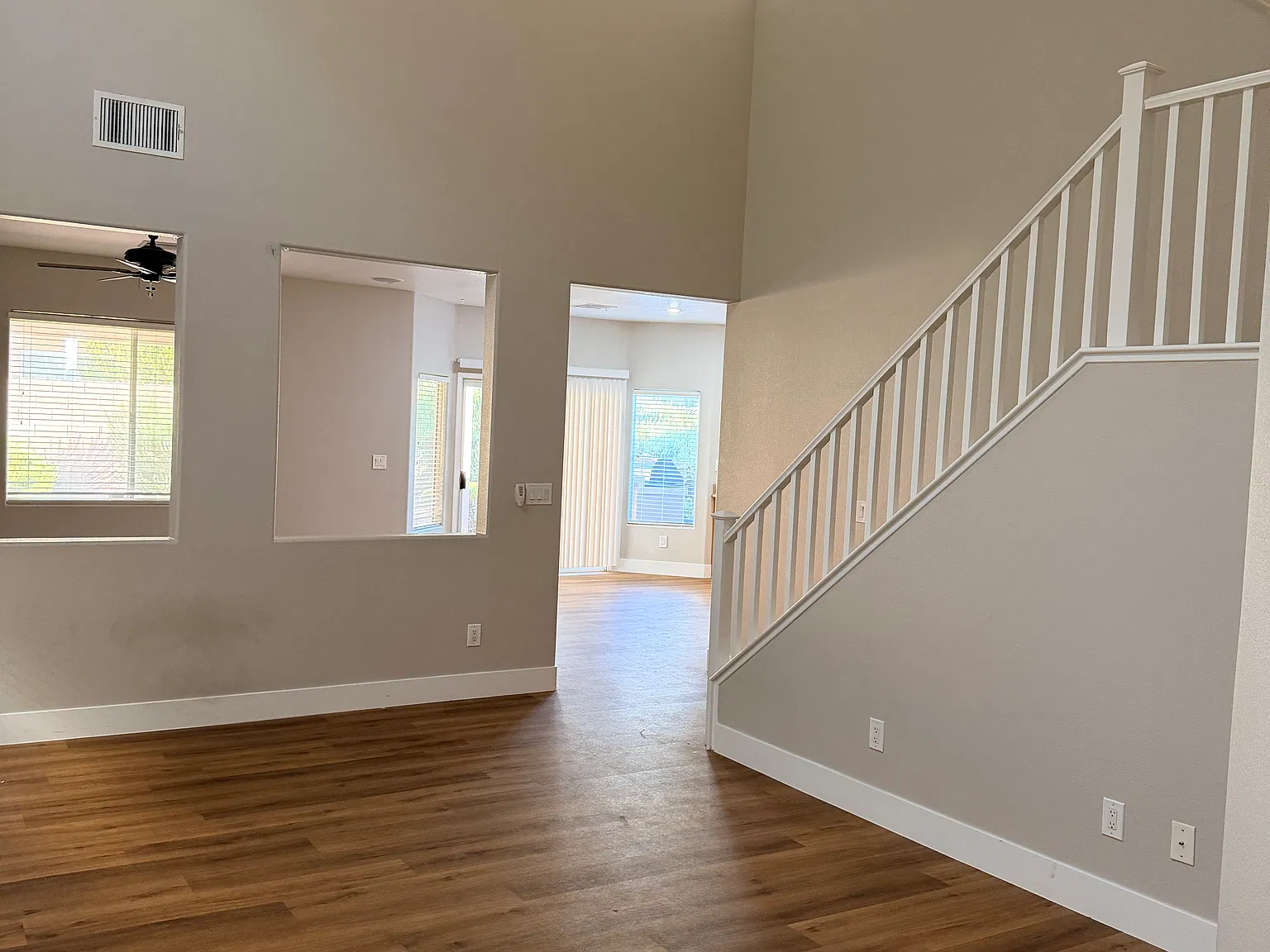 5 bed, 2552 sqft, $2,500 — Photo 2