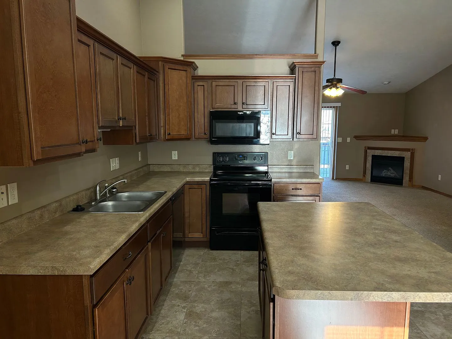 Spacious West Side Gem with Modern Comforts and Endless Possibilities! — Photo 4