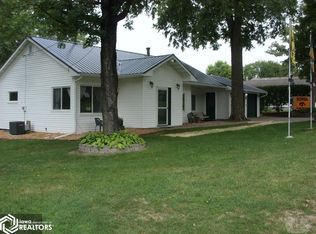 3318 Highway F48 W, Newton, IA 50208