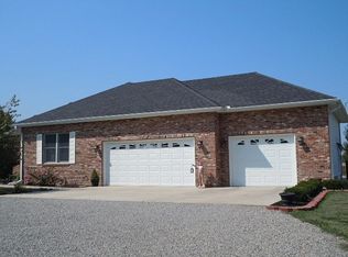 520 N Main St, Dix, IL 62830