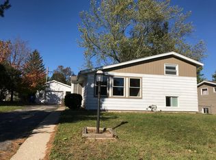 1526 Amarillo Dr, Carpentersville, IL 60110