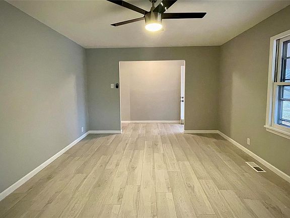 5th image of 2670 Woodsage Dr