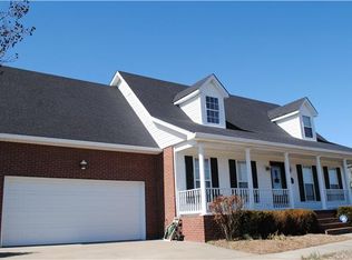 410 Woodlands Dr, Gallatin, TN 37066