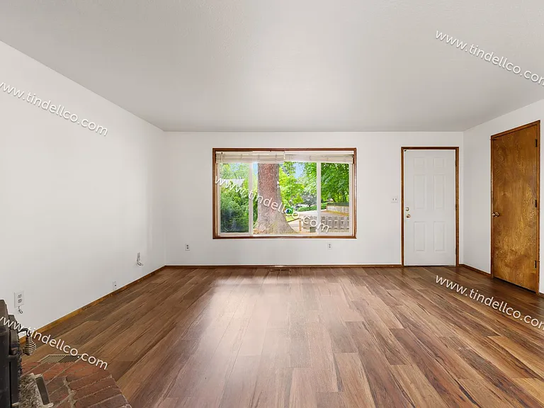 5281 NE 57th Ave — Photo 6