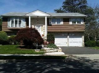 750 Wilson Ct, Valley Stream, NY 11581