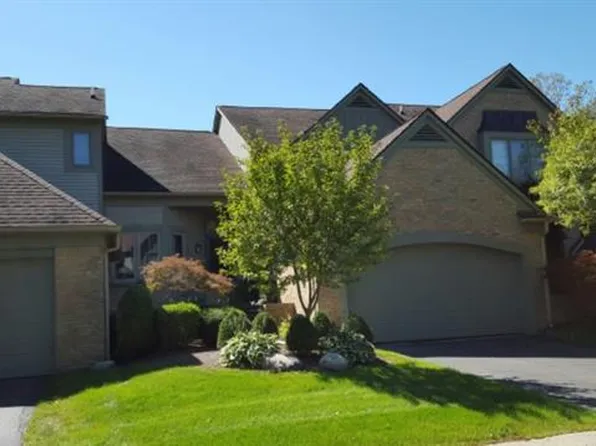 37432 Legends Trail Dr #1, Farmington Hills, MI 48331