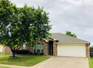 1005 Eden St, Burleson, TX 76028