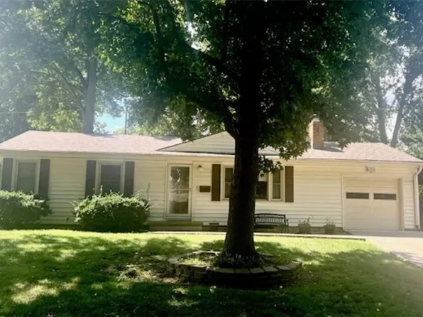 6202 Hedges Ave, Raytown, MO 64133