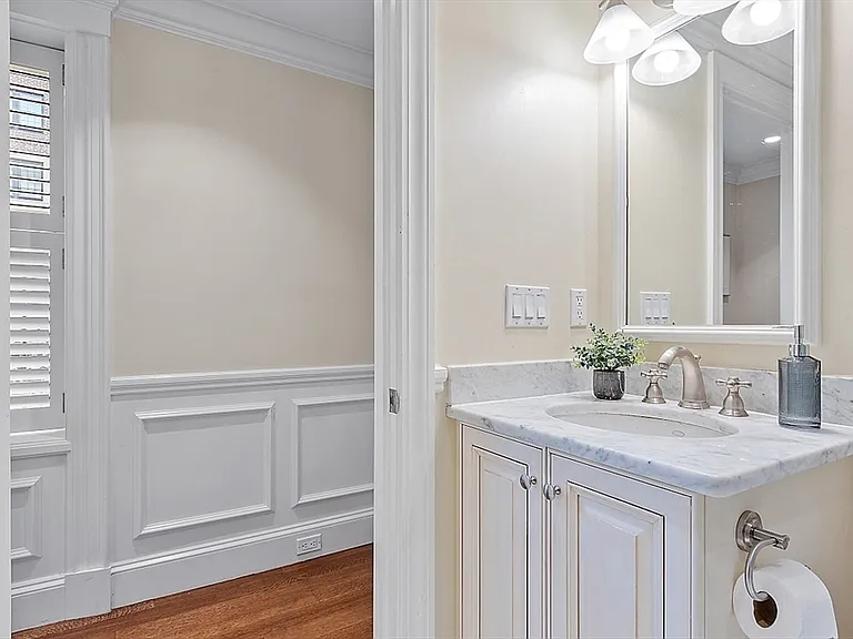 48 Commonwealth Ave #1B — Photo 17