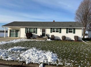 215 S 6th St, Reedsville, WI 54230