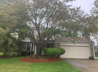 705 Kirkton Ct, Rochester Hills, MI 48307