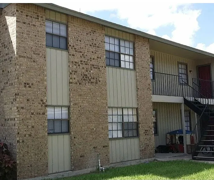 Building Photo - 711 Tumbleweed Dr #2