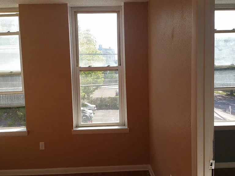 36 Pine St #2R — Photo 8