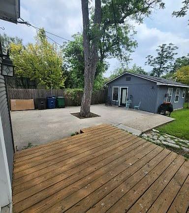 5th image of 1904 W Huisache Ave