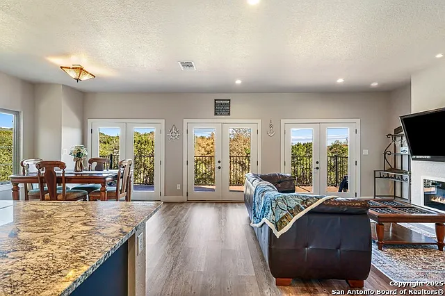 1216 Canyon Lake Dr — Photo 8