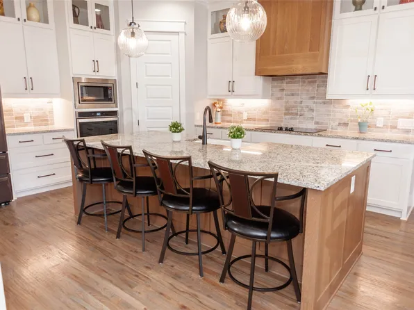 230 Low Bird Ln, Waxahachie, TX 75167