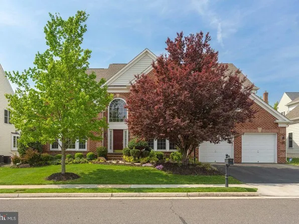 8923 Rhododendron Cir, Lorton, VA 22079