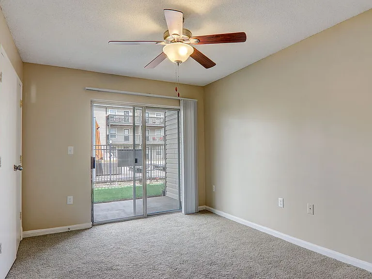 The Grove Apartments — Photo 14