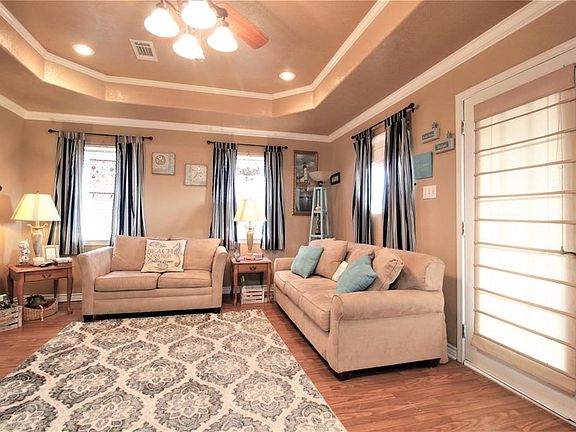 4th image of 1008 S Stingaree Dr