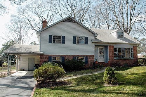 1st image of 9006 Willowbrook Dr
