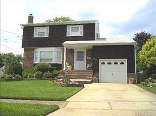 1859 Leonard Ln, Merrick, NY 11566