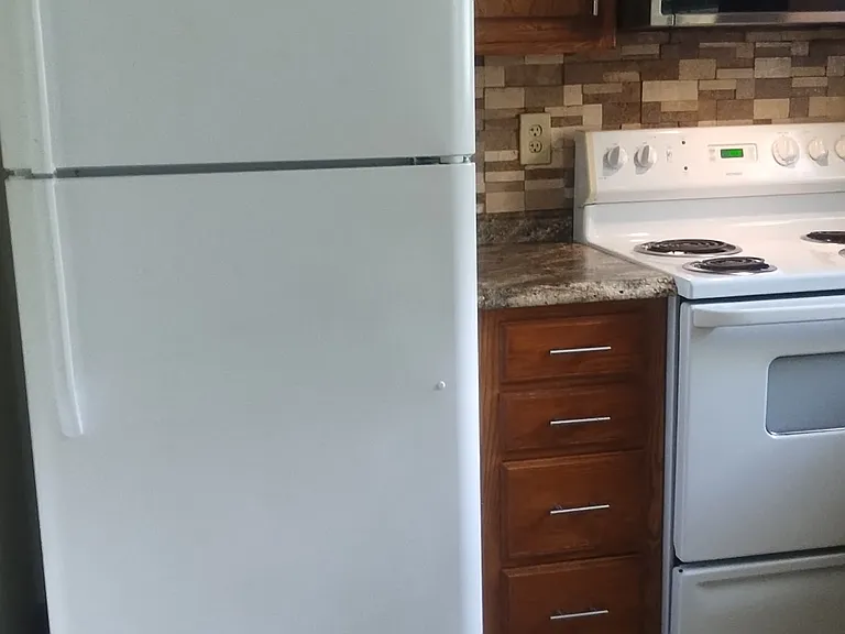 203 NE Churchill St — Photo 6