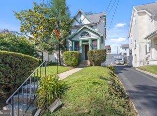 140 Woodbine Rd, Havertown, PA 19083