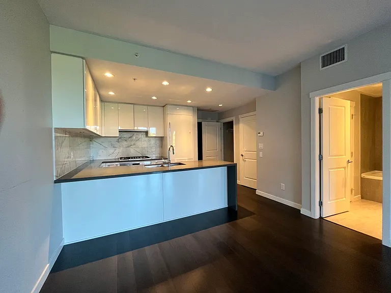 5628 Birney Ave #208 — Photo 7