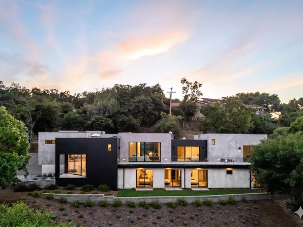 (undisclosed Address), Los Altos Hills, CA 94022