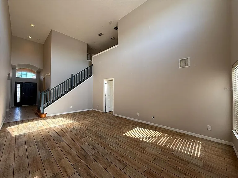 1153 Solana Cir — Photo 9