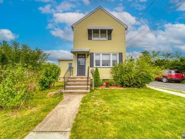 26 William St, Saddle Brook, NJ 07663