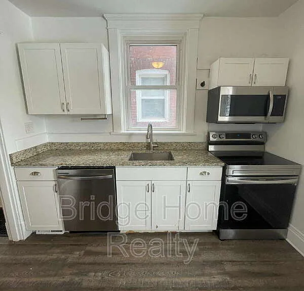 136 S Spring Ave — Photo 22