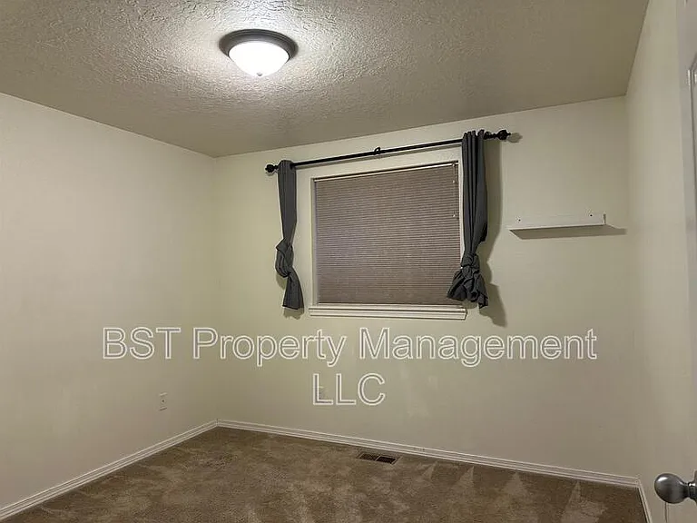 6913 Owl Dr SE — Photo 10