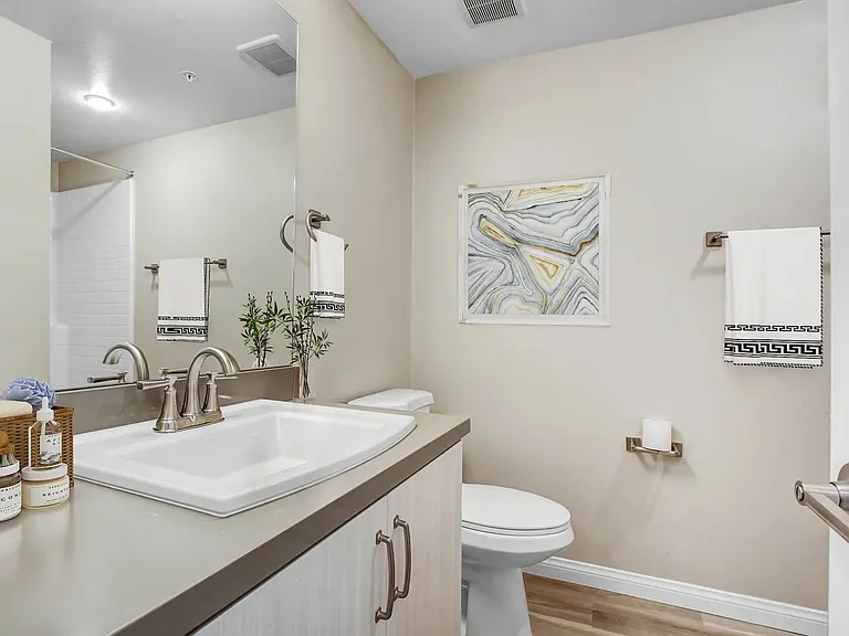 JB Center Apartments — Photo 26