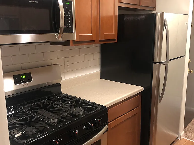 Regency Park Apartments — Photo 16