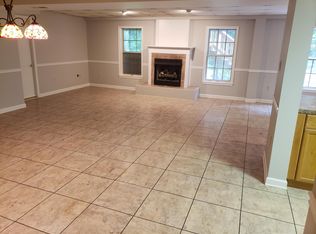 22929 Wintergreen Ln, California, MD 20619