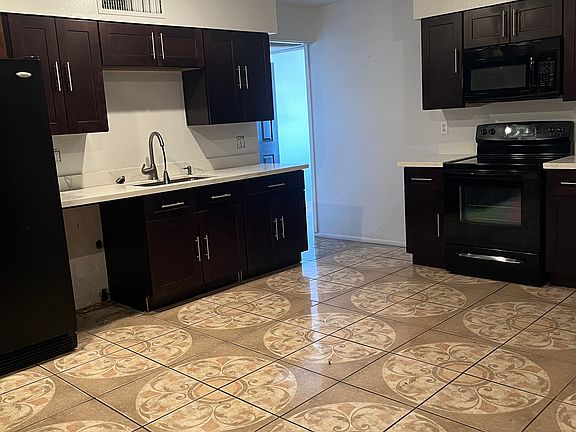3rd image of 601 W Fremont Rd
