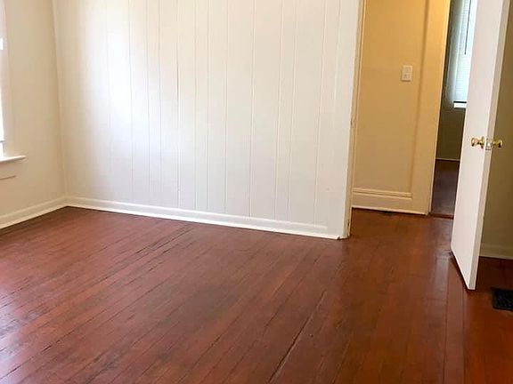 4th image of 4751 Capitol Ave