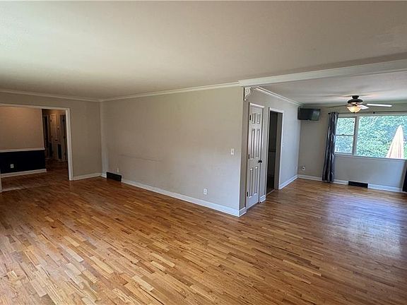 5th image of 2102 Shannon Ln