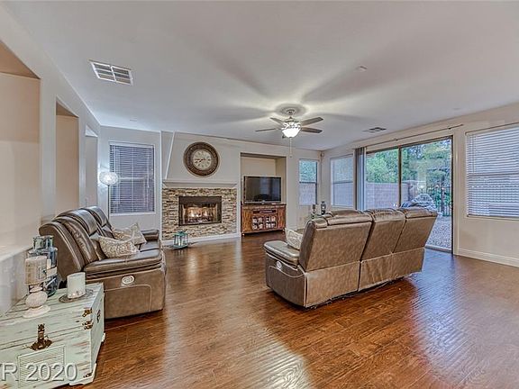 5th image of 923 Via Canale Dr