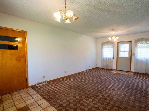 5th image of 3429 Logan Ave