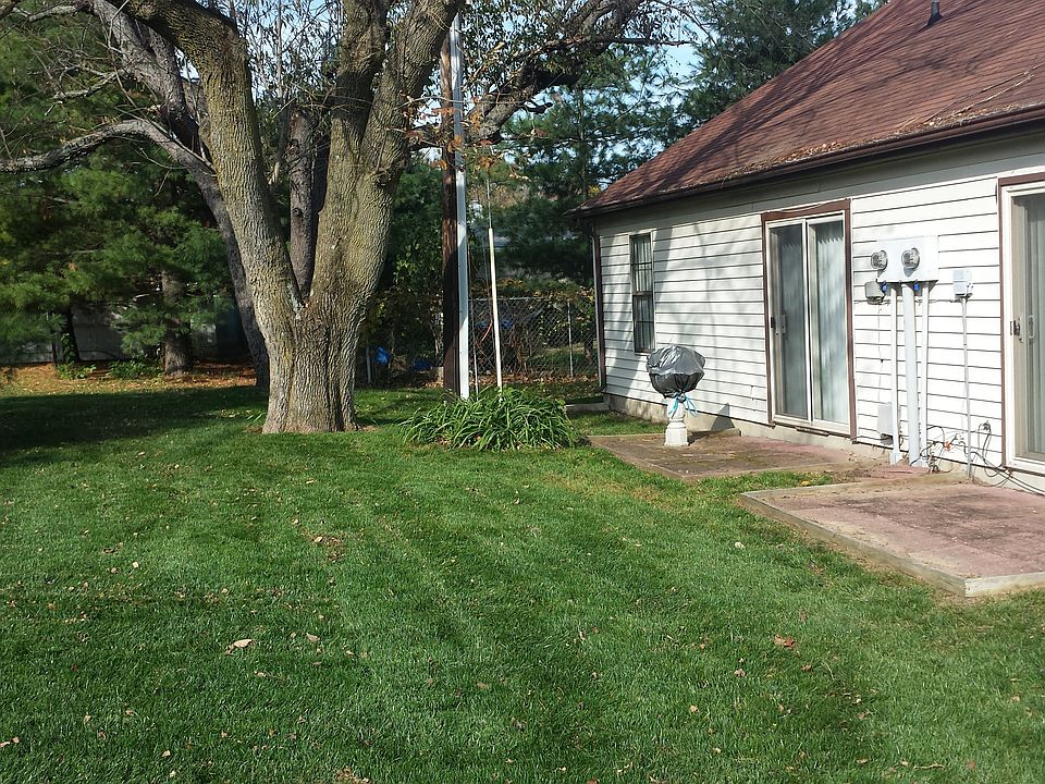 2nd image of 4 Stevens Dr #B