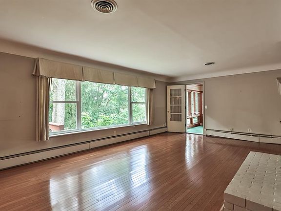 4th image of 6089 Turpin Hills Dr