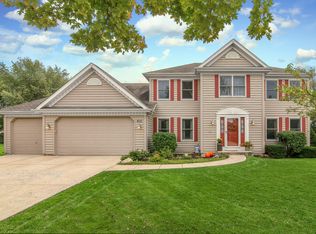 450 Prairie View Ln, Hinckley, IL 60520