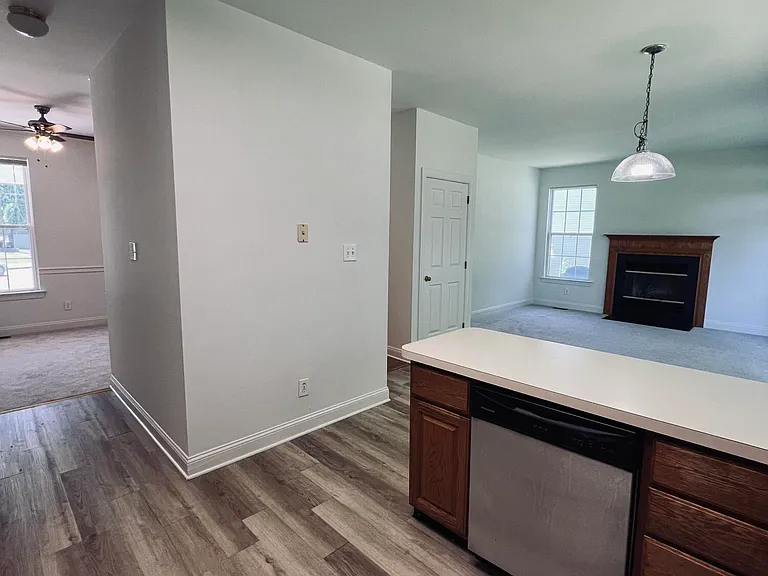18 Dayna Ct — Photo 8