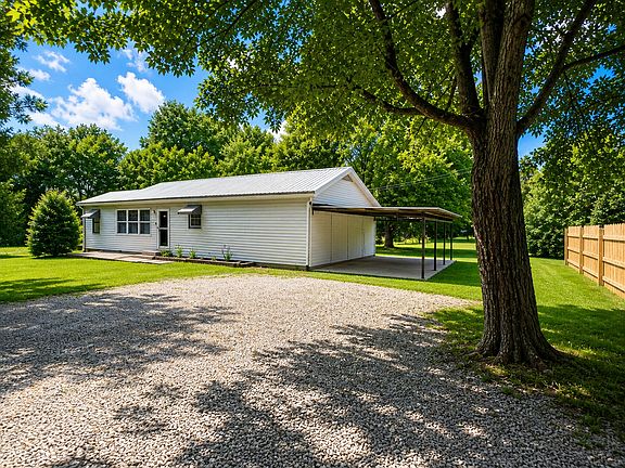 2nd image of 915 Meadowview Pl
