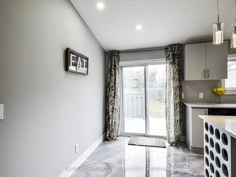 734 Willard Ave #MAIN — Photo 13